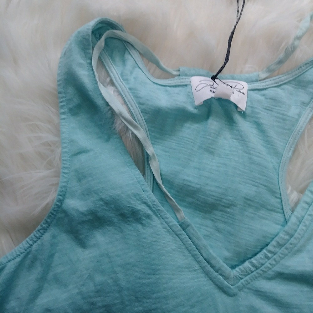 Feel The Piece V Neck Tank